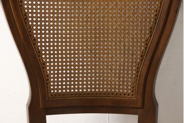 ダイニングチェアの見た目を変えずに綺麗にリペア!現状の色味をベースに、補色や傷消しをして仕上げ。(椅子)