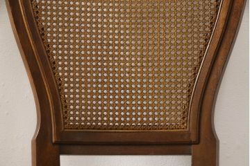 ダイニングチェアの見た目を変えずに綺麗にリペア!現状の色味をベースに、補色や傷消しをして仕上げ。(椅子)