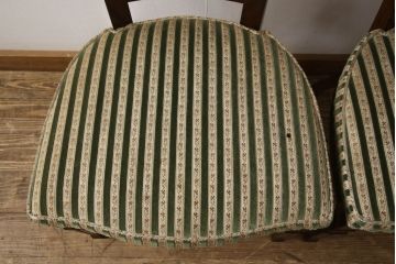 ダイニングチェアの見た目を変えずに綺麗にリペア!現状の色味をベースに、補色や傷消しをして仕上げ。(椅子)