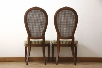 ダイニングチェアの見た目を変えずに綺麗にリペア!現状の色味をベースに、補色や傷消しをして仕上げ。(椅子)