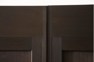 格子帯戸4枚をリペア&カスタム!高さと幅をリサイズし、既存のガラスをすりガラスに交換。本体は現状をベースにして1トーン程落ち着いた色味に着色。(板戸、建具、引き戸)