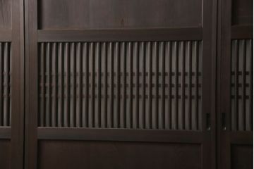 格子帯戸4枚をリペア&カスタム!高さと幅をリサイズし、既存のガラスをすりガラスに交換。本体は現状をベースにして1トーン程落ち着いた色味に着色。(板戸、建具、引き戸)