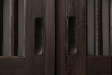 格子帯戸4枚をリペア&カスタム!高さと幅をリサイズし、既存のガラスをすりガラスに交換。本体は現状をベースにして1トーン程落ち着いた色味に着色。(板戸、建具、引き戸)