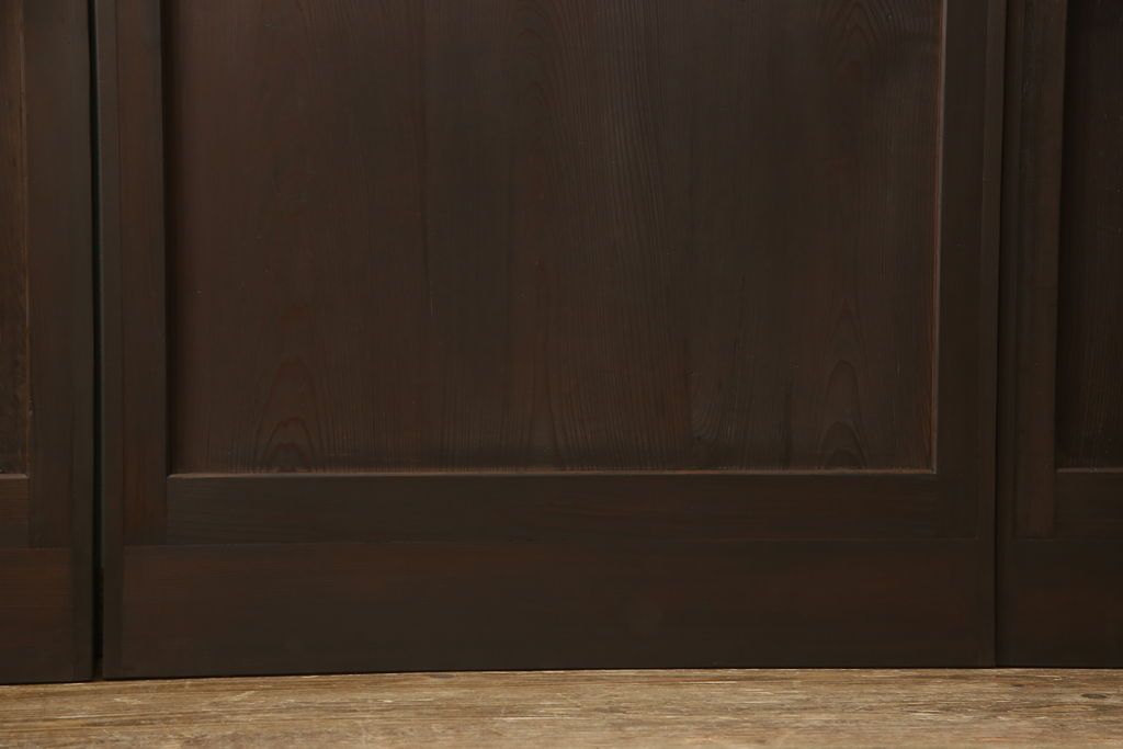 格子帯戸4枚をリペア&カスタム!高さと幅をリサイズし、既存のガラスをすりガラスに交換。本体は現状をベースにして1トーン程落ち着いた色味に着色。(板戸、建具、引き戸)