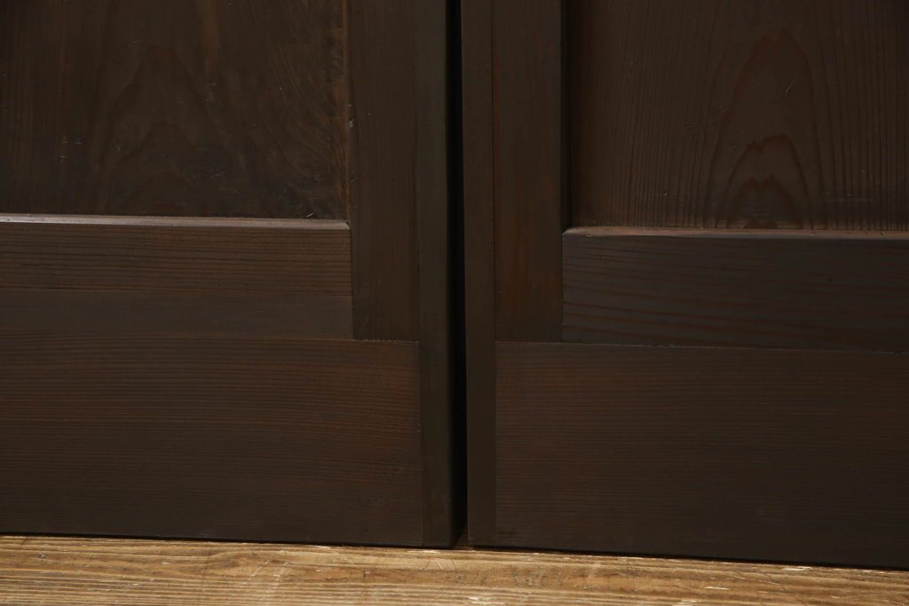 格子帯戸4枚をリペア&カスタム!高さと幅をリサイズし、既存のガラスをすりガラスに交換。本体は現状をベースにして1トーン程落ち着いた色味に着色。(板戸、建具、引き戸)