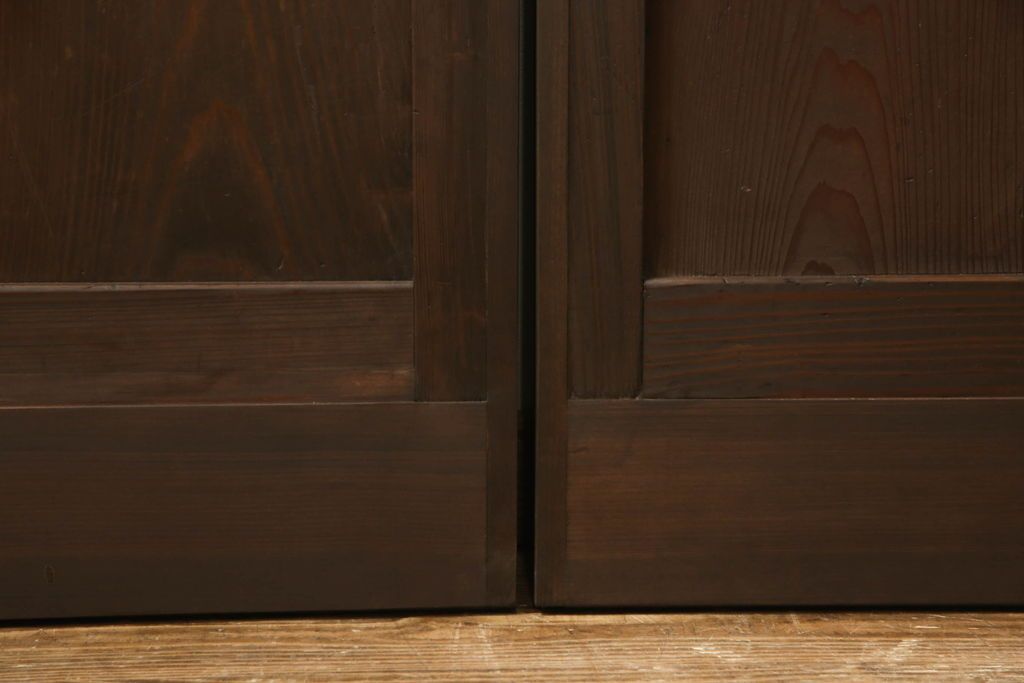 格子帯戸4枚をリペア&カスタム!高さと幅をリサイズし、既存のガラスをすりガラスに交換。本体は現状をベースにして1トーン程落ち着いた色味に着色。(板戸、建具、引き戸)