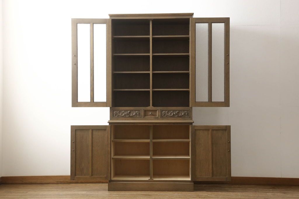 食器棚をリペア&カスタム!既存のガラスをすべてダイヤガラスに交換。本体は現状をベースにして1トーン程落ち着いた色味に着色。(キャビネット、収納棚、戸棚、ヴィンテージ)