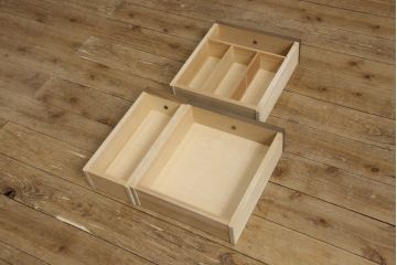 食器棚をリペア&カスタム!既存のガラスをすべてダイヤガラスに交換。本体は現状をベースにして1トーン程落ち着いた色味に着色。(キャビネット、収納棚、戸棚、ヴィンテージ)