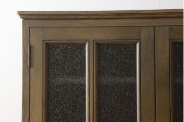 食器棚をリペア&カスタム!既存のガラスをすべてダイヤガラスに交換。本体は現状をベースにして1トーン程落ち着いた色味に着色。(キャビネット、収納棚、戸棚、ヴィンテージ)