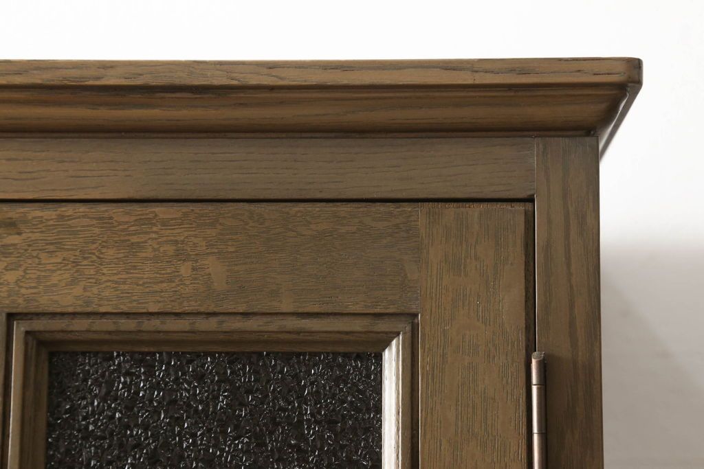 食器棚をリペア&カスタム!既存のガラスをすべてダイヤガラスに交換。本体は現状をベースにして1トーン程落ち着いた色味に着色。(キャビネット、収納棚、戸棚、ヴィンテージ)