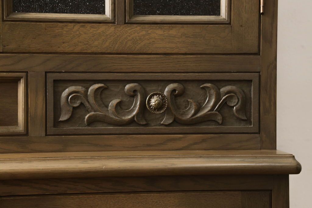 食器棚をリペア&カスタム!既存のガラスをすべてダイヤガラスに交換。本体は現状をベースにして1トーン程落ち着いた色味に着色。(キャビネット、収納棚、戸棚、ヴィンテージ)