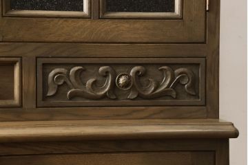 食器棚をリペア&カスタム!既存のガラスをすべてダイヤガラスに交換。本体は現状をベースにして1トーン程落ち着いた色味に着色。(キャビネット、収納棚、戸棚、ヴィンテージ)