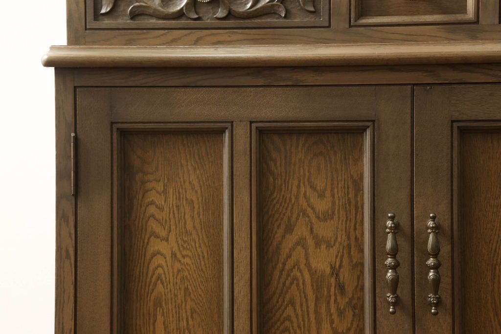 食器棚をリペア&カスタム!既存のガラスをすべてダイヤガラスに交換。本体は現状をベースにして1トーン程落ち着いた色味に着色。(キャビネット、収納棚、戸棚、ヴィンテージ)