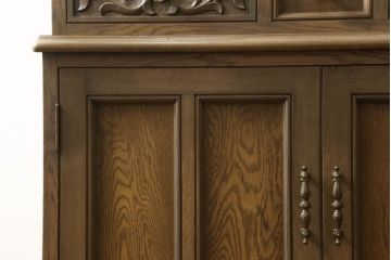 食器棚をリペア&カスタム!既存のガラスをすべてダイヤガラスに交換。本体は現状をベースにして1トーン程落ち着いた色味に着色。(キャビネット、収納棚、戸棚、ヴィンテージ)