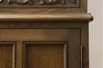 食器棚をリペア&カスタム!既存のガラスをすべてダイヤガラスに交換。本体は現状をベースにして1トーン程落ち着いた色味に着色。(キャビネット、収納棚、戸棚、ヴィンテージ)