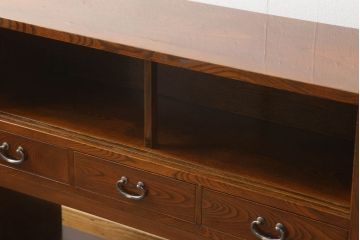 置き床をリペア&カスタム!お客様ご希望のデザインを参考に脚を製作し取り付け。色味はカシュー漆にて仕上げ。 (ローボード、テレビ台、戸棚、収納棚、飾り台)