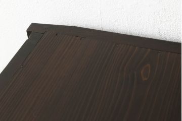 重ね箪笥をリペア&カスタム!棚板2枚製作し棚内部を2等分する位置に取り付け。本体は現状をベースにして1トーン程落ち着いた色味に着色。(関東水屋箪笥、収納棚、茶棚、キャビネット、食器棚)