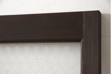 木製ドアをリペア&カスタム!高さをリサイズし、金具跡の処理を行い、中央以外のガラスを当店オリジナルの麻の葉・変わり花菱・市松模様ガラスに差し替え。本体は現状をベースにして1トーン程落ち着いた色味に着色。(ガラス扉、建具)