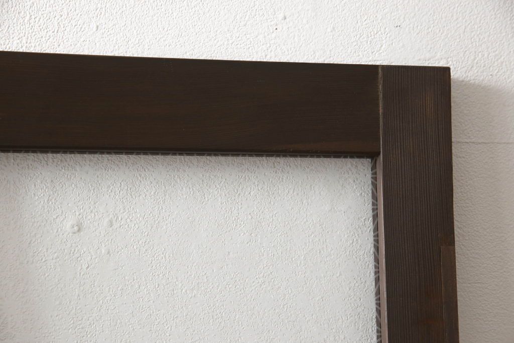 木製ドアをリペア&カスタム!高さをリサイズし、金具跡の処理を行い、中央以外のガラスを当店オリジナルの麻の葉・変わり花菱・市松模様ガラスに差し替え。本体は現状をベースにして1トーン程落ち着いた色味に着色。(ガラス扉、建具)