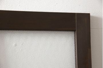 木製ドアをリペア&カスタム!高さをリサイズし、金具跡の処理を行い、中央以外のガラスを当店オリジナルの麻の葉・変わり花菱・市松模様ガラスに差し替え。本体は現状をベースにして1トーン程落ち着いた色味に着色。(ガラス扉、建具)