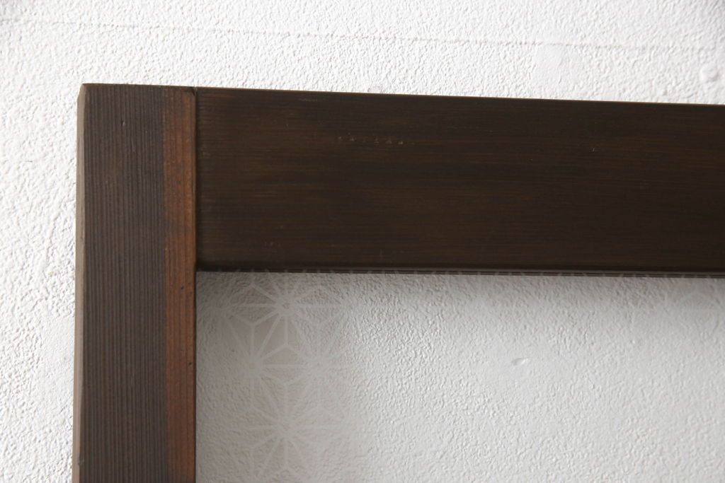 木製ドアをリペア&カスタム!高さをリサイズし、金具跡の処理を行い、中央以外のガラスを当店オリジナルの麻の葉・変わり花菱・市松模様ガラスに差し替え。本体は現状をベースにして1トーン程落ち着いた色味に着色。(ガラス扉、建具)