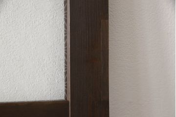 木製ドアをリペア&カスタム!高さをリサイズし、金具跡の処理を行い、中央以外のガラスを当店オリジナルの麻の葉・変わり花菱・市松模様ガラスに差し替え。本体は現状をベースにして1トーン程落ち着いた色味に着色。(ガラス扉、建具)