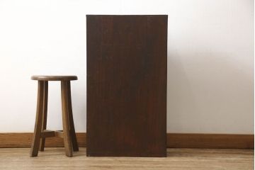薬箪笥をリペア&カスタム!欠損部分にアンティーク調の取っ手を取り付け、引き出しに貼ってある紙を剥がし、全体を着色し色むらやキズが目立たないようきれいに仕上げ。(薬タンス、百目箪笥、たんす、引き出し大1杯、小48杯)