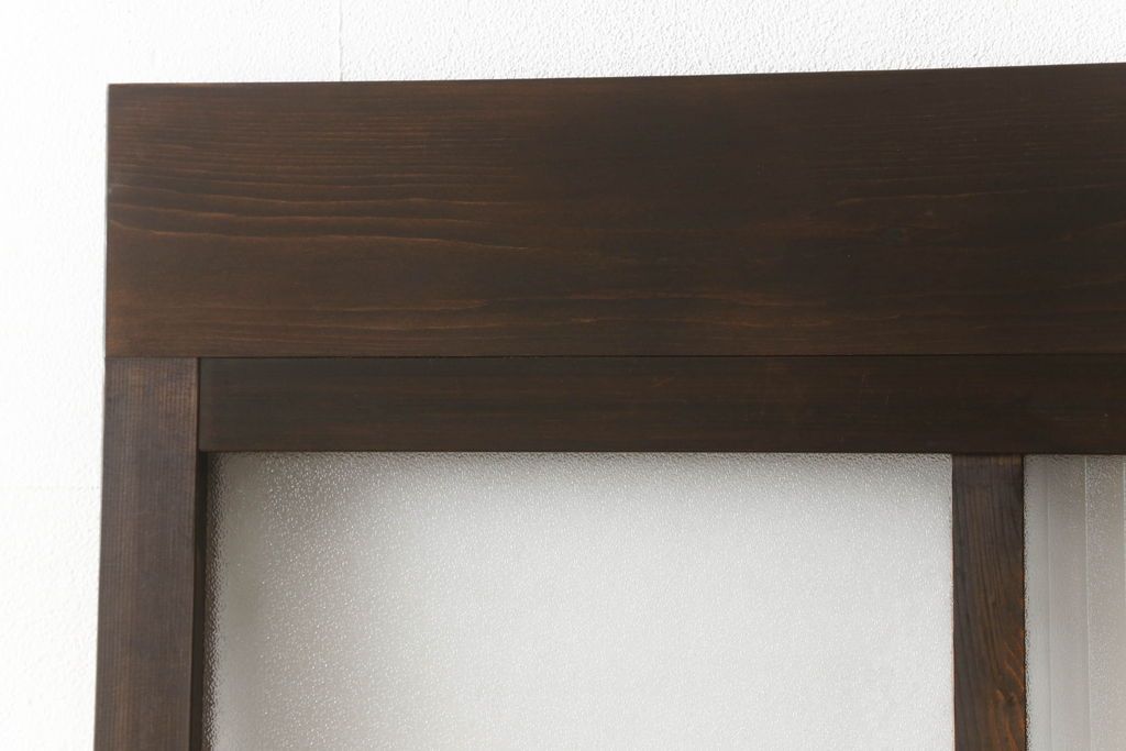 ガラス戸1枚をリペア&カスタム!高さをリサイズし、引手を取り付け。色味は当店の商品を参考に着色。(引き戸、建具)