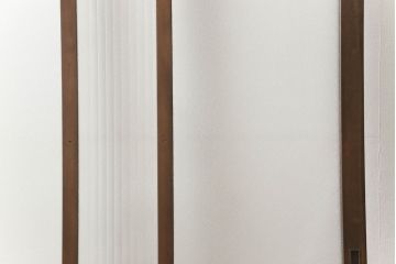 ガラス戸1枚をリペア&カスタム!高さをリサイズし、引手を取り付け。色味は当店の商品を参考に着色。(引き戸、建具)