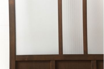 ガラス戸1枚をリペア&カスタム!高さをリサイズし、引手を取り付け。色味は当店の商品を参考に着色。(引き戸、建具)