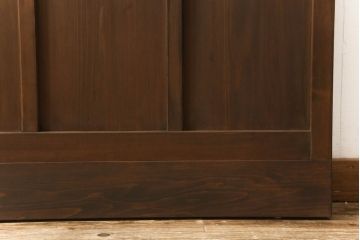 ガラス戸1枚をリペア&カスタム!高さをリサイズし、引手を取り付け。色味は当店の商品を参考に着色。(引き戸、建具)