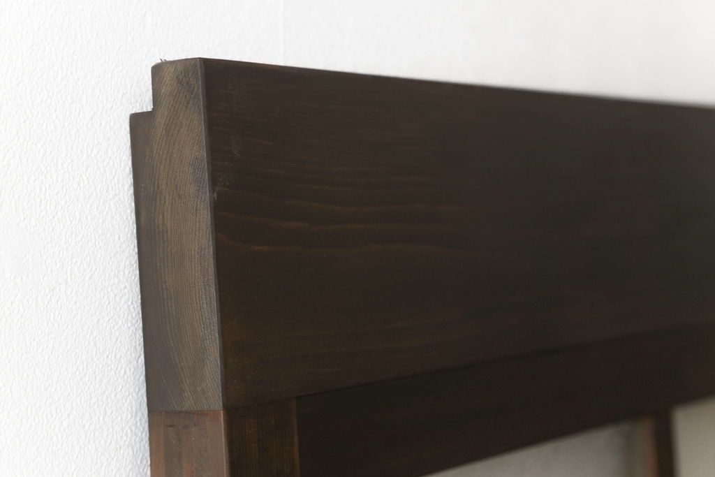 ガラス戸1枚をリペア&カスタム!高さをリサイズし、引手を取り付け。色味は当店の商品を参考に着色。(引き戸、建具)