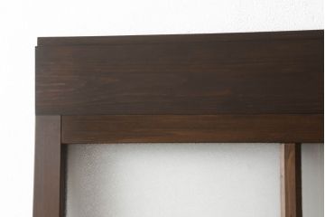 ガラス戸1枚をリペア&カスタム!高さをリサイズし、引手を取り付け。色味は当店の商品を参考に着色。(引き戸、建具)