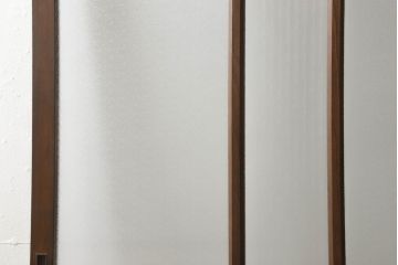 ガラス戸1枚をリペア&カスタム!高さをリサイズし、引手を取り付け。色味は当店の商品を参考に着色。(引き戸、建具)