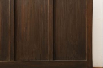 ガラス戸1枚をリペア&カスタム!高さをリサイズし、引手を取り付け。色味は当店の商品を参考に着色。(引き戸、建具)