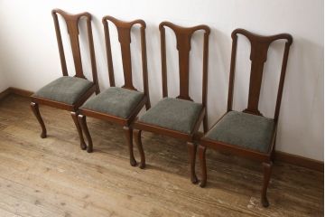 チェア4脚をリペア&カスタム!ご希望の生地で座面を張替え。修繕箇所などを本体の色味に合わせて着色し、全体的にワックス仕上げ。(ダイニングチェア、椅子)