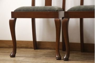 チェア4脚をリペア&カスタム!ご希望の生地で座面を張替え。修繕箇所などを本体の色味に合わせて着色し、全体的にワックス仕上げ。(ダイニングチェア、椅子)