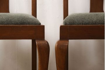 チェア4脚をリペア&カスタム!ご希望の生地で座面を張替え。修繕箇所などを本体の色味に合わせて着色し、全体的にワックス仕上げ。(ダイニングチェア、椅子)