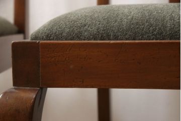 チェア4脚をリペア&カスタム!ご希望の生地で座面を張替え。修繕箇所などを本体の色味に合わせて着色し、全体的にワックス仕上げ。(ダイニングチェア、椅子)