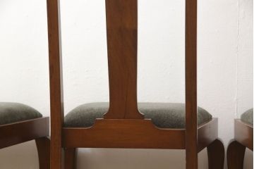 チェア4脚をリペア&カスタム!ご希望の生地で座面を張替え。修繕箇所などを本体の色味に合わせて着色し、全体的にワックス仕上げ。(ダイニングチェア、椅子)