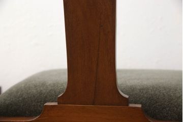 チェア4脚をリペア&カスタム!ご希望の生地で座面を張替え。修繕箇所などを本体の色味に合わせて着色し、全体的にワックス仕上げ。(ダイニングチェア、椅子)