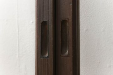 ガラス戸4枚をリペア&カスタム!高さをリサイズし、全てのガラスを新品のクリアガラスに交換。色味は当店商品を参考に着色。(引き戸、建具)