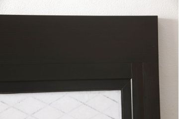 組子入り扉1枚をリペア&カスタム!高さと幅をリサイズし、開き戸から引戸へ仕様変更。引手を取り付け、プラスチック障子紙にて張り替え。色味は当店商品を参考にダークブラウン色に着色。(ドア、障子戸、格子戸、建具)