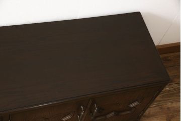 ローボードの見た目を変えずに綺麗にリペア!修繕箇所は本体と馴染ませ、木部は現状をベースにして1トーン程落ち着いた色味に着色。(テレビ台、テレビボード、収納棚、吊り戸棚、ヴィンテージ)