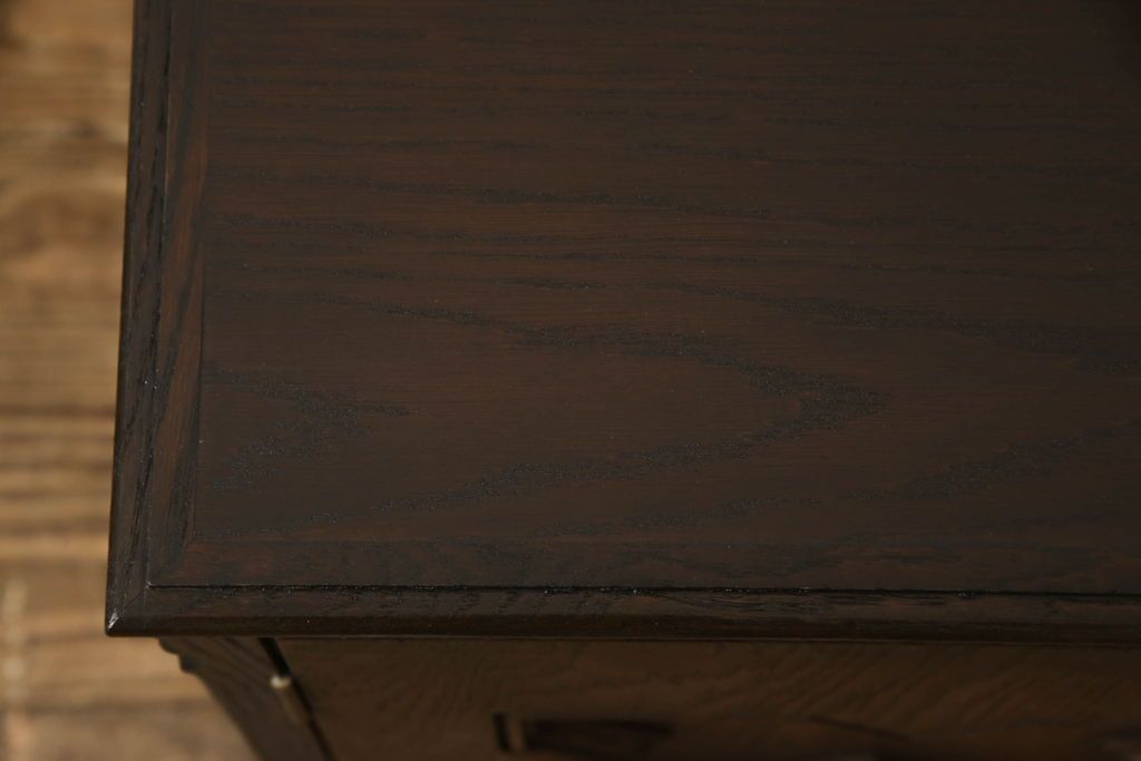 ローボードの見た目を変えずに綺麗にリペア!修繕箇所は本体と馴染ませ、木部は現状をベースにして1トーン程落ち着いた色味に着色。(テレビ台、テレビボード、収納棚、吊り戸棚、ヴィンテージ)