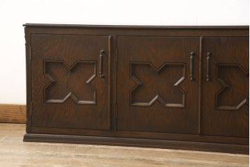 ローボードの見た目を変えずに綺麗にリペア!修繕箇所は本体と馴染ませ、木部は現状をベースにして1トーン程落ち着いた色味に着色。(テレビ台、テレビボード、収納棚、吊り戸棚、ヴィンテージ)