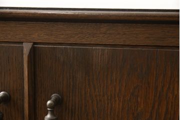 ローボードの見た目を変えずに綺麗にリペア!修繕箇所は本体と馴染ませ、木部は現状をベースにして1トーン程落ち着いた色味に着色。(テレビ台、テレビボード、収納棚、吊り戸棚、ヴィンテージ)