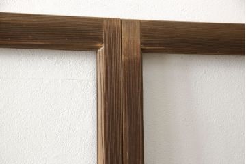 木製ガラス戸4枚をリペア&カスタム!高さと幅をリサイズし、戸車・引手は新しいものを取り付け。ねじ込み錠を調節・移設し、元の穴は新材を用いた埋木にて処置。(引き戸、建具)