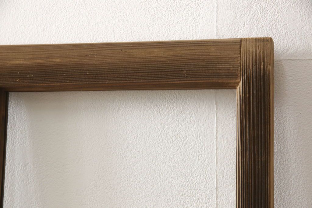 木製ガラス戸4枚をリペア&カスタム!高さと幅をリサイズし、戸車・引手は新しいものを取り付け。ねじ込み錠を調節・移設し、元の穴は新材を用いた埋木にて処置。(引き戸、建具)