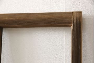 木製ガラス戸4枚をリペア&カスタム!高さと幅をリサイズし、戸車・引手は新しいものを取り付け。ねじ込み錠を調節・移設し、元の穴は新材を用いた埋木にて処置。(引き戸、建具)